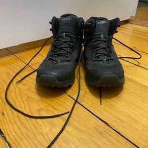 Women's Keen Hiking Boots - size 8